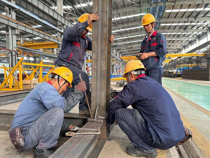 �ֹ���˾��չ�ֽṹ����װ������