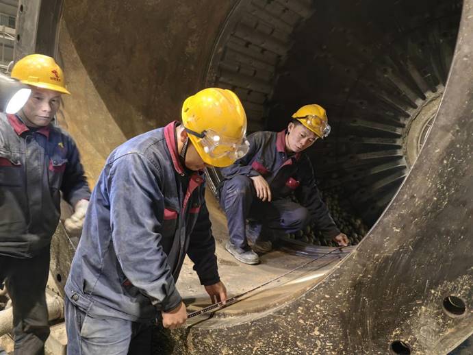 ×°Öù«Ë¾Ë³ËìÍê³É®½¿óÒµ°ë×ÔÄ¥³öÁϳÄÌ×Ìæ»» ×°Öù«Ë¾Ë³ËìÍê³É®½¿óÒµ°ë×ÔÄ¥³öÁϳÄÌ×Ìæ»»