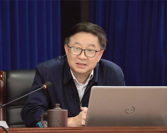 ��˾���е�ί��ǽ������ߡ��������á���һ��