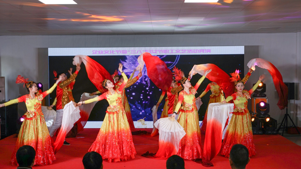 �ֹ���˾��չ��ҵ�Ļ����������˶�