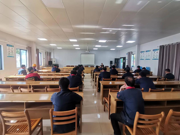 װ�ù�˾��֯��չ�����徲������ѵ