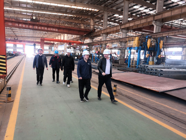 股份公司副总司理到钢构公司检查事情 股份公司副总司理到钢构公司检查事情